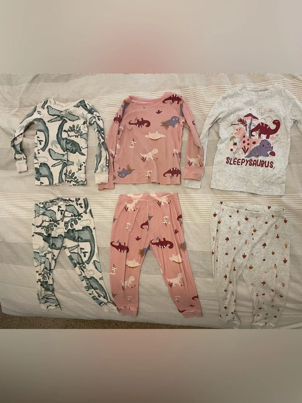 3T Carter’s Kids Dinosaur Pajama Set - Pink and Green